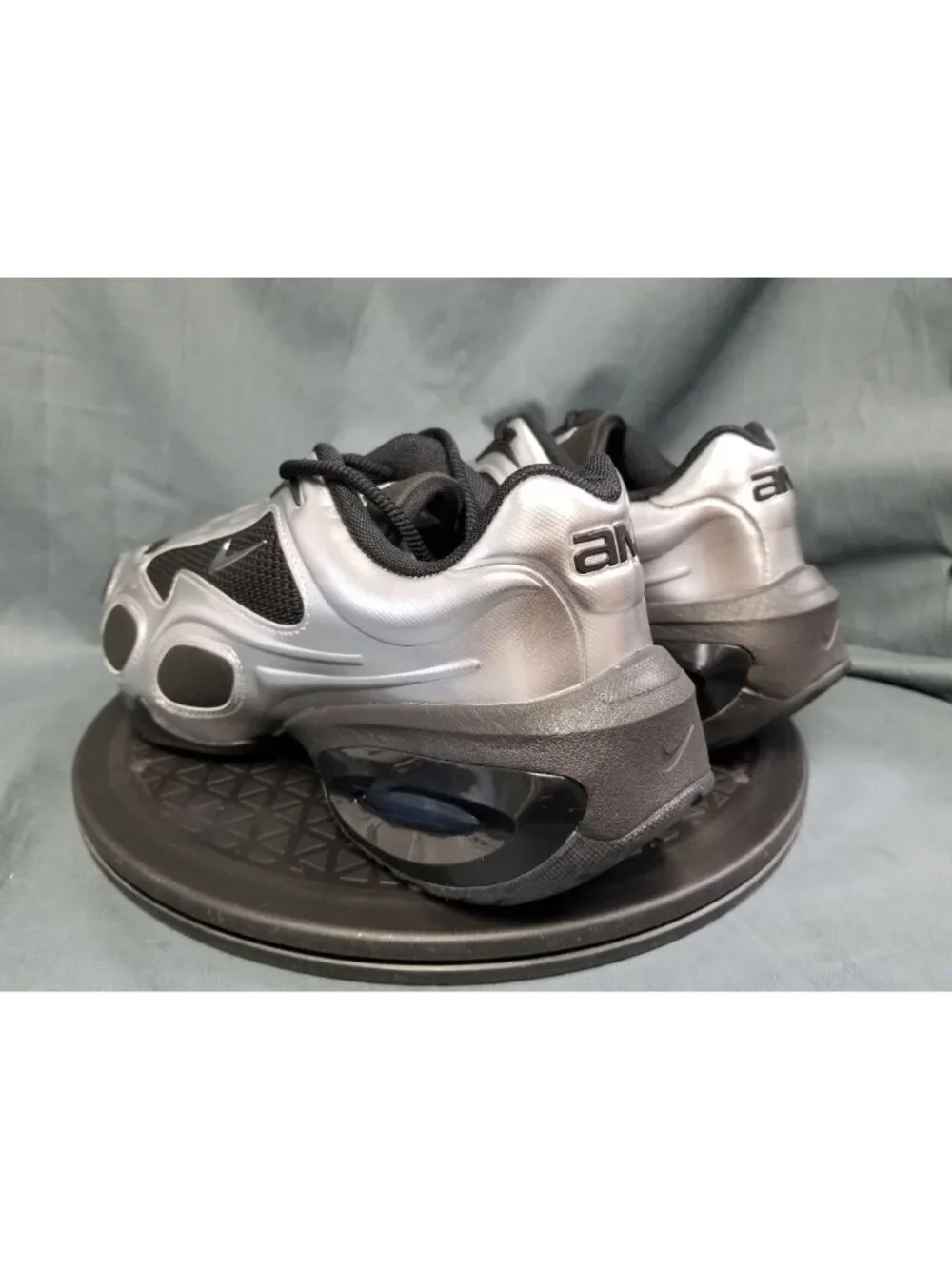 Women's Nike Air Max Muse Black Metallic Silver Sneakers Mesh Size 9 NEW IN BOX!